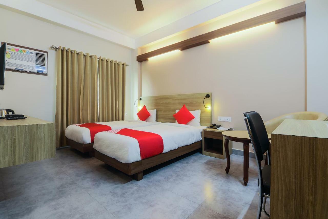 Hotel Gulmohar Grand Jorhāt Exterior photo