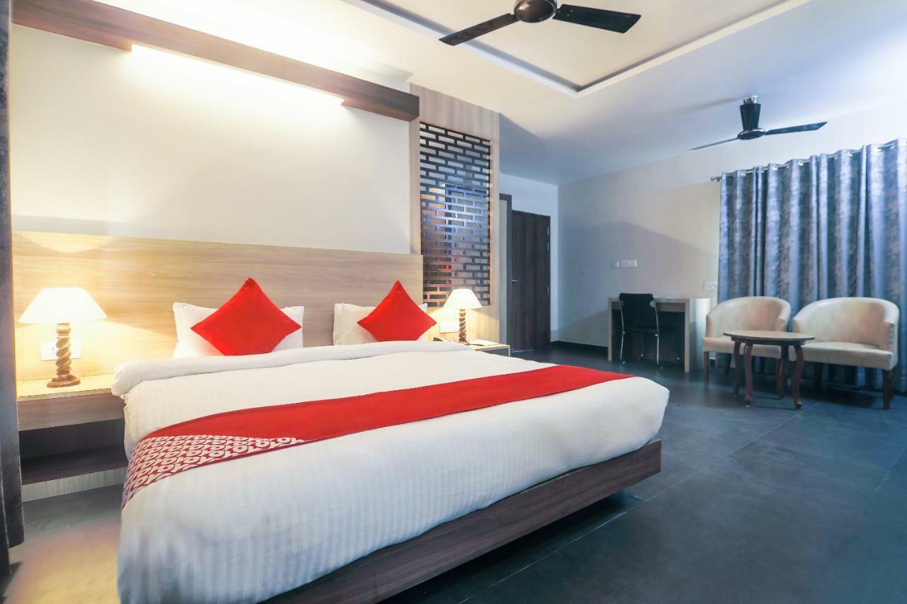 Hotel Gulmohar Grand Jorhāt Exterior photo